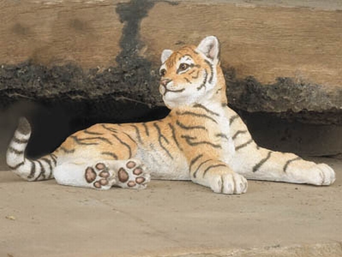 BEBE TIGRE ALLONGE 9.5 CM